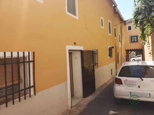 Casa de 0,04 ha en venta en Huete, Cuenca
