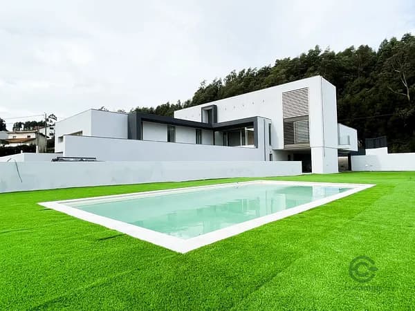 House of 0,3265 ha for sale in Aveiro