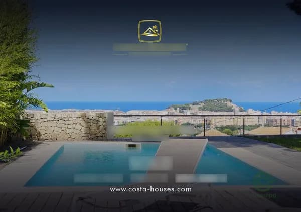 Casa de 0,0917 ha en venta en Denia, Alicante