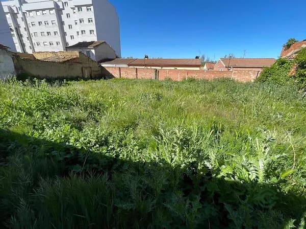 Terreno urbano de 0,012 ha en venta en Palencia, Palencia