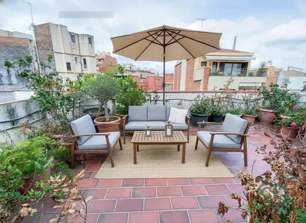 Casa de 0,0188 ha en venta en Barcelona, Barcelona