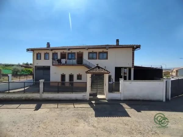 Finca rústica de 0,51 ha en venta en Cáceres