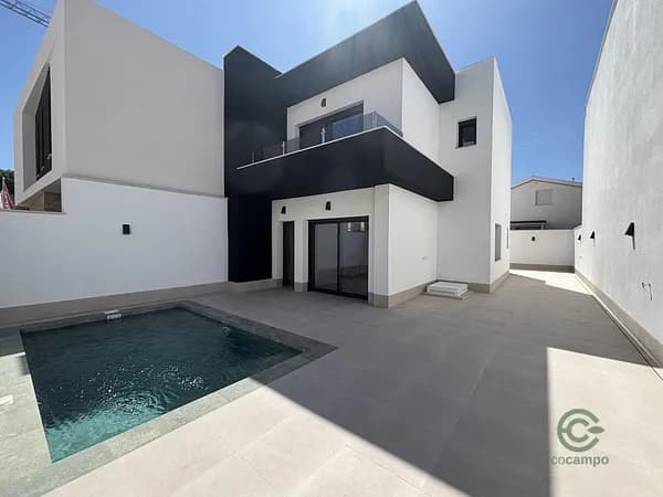 Casa de 0,0134 ha en venta en Almoradi, Alicante
