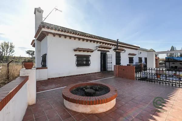 Finca rústica de 2,7 ha en venta en Granada, Granada
