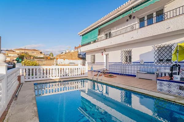 Casa de 0,0309 ha en venta en Monachil, Granada