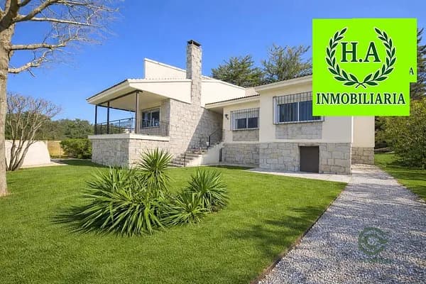 Casa de 0,1125 ha en venta en Pedrezuela, Madrid