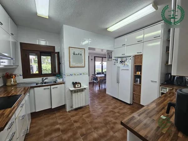 Casa de 0,1 ha en venta en El molar, Madrid