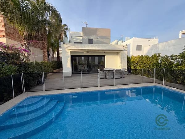 Casa de 0,03 ha en venta en Rojales, Alicante
