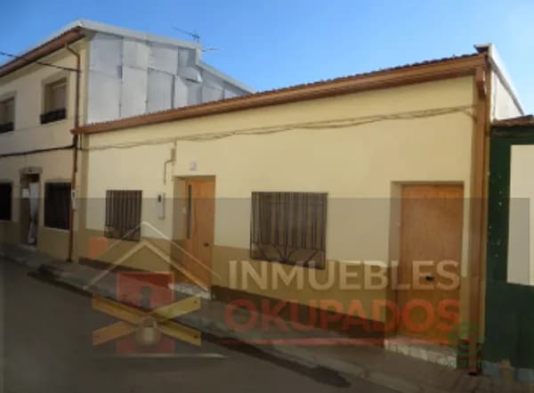 Casa de 0,0122 ha en venta en La puebla de almoradiel, Toledo