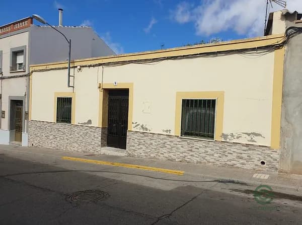 Casa de 0,0129 ha en venta en Valdepenas, Ciudad real