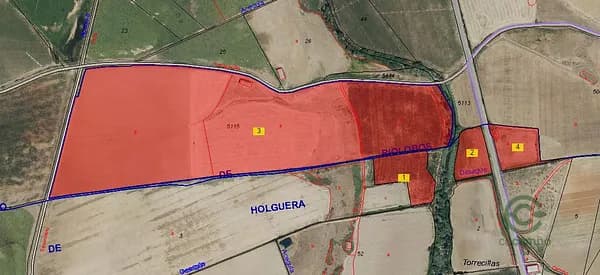 Finca agrícola de 13,4 ha en venta en Cáceres