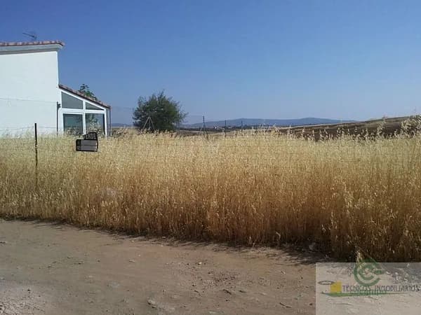 Terreno urbano de 0,11 ha en venta en Mérida, Badajoz