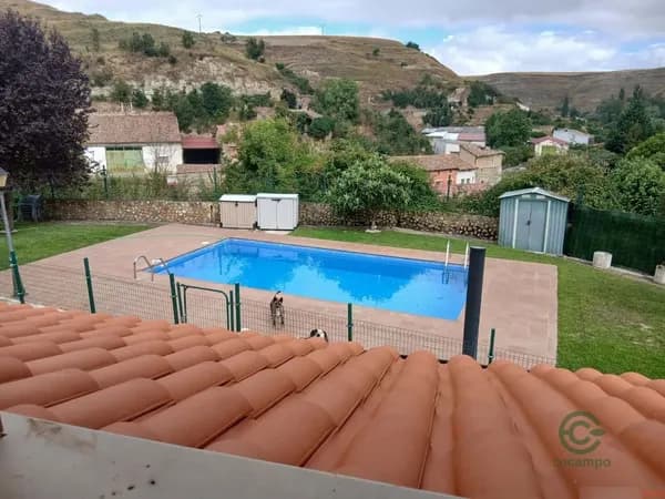 Casa de 0,26 ha en venta en Valluércanes, Burgos