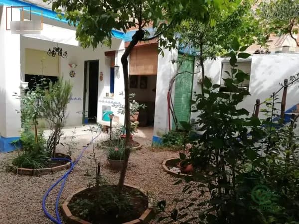 Terreno urbano de 0,017 ha en venta en Manzanares, Ciudad real