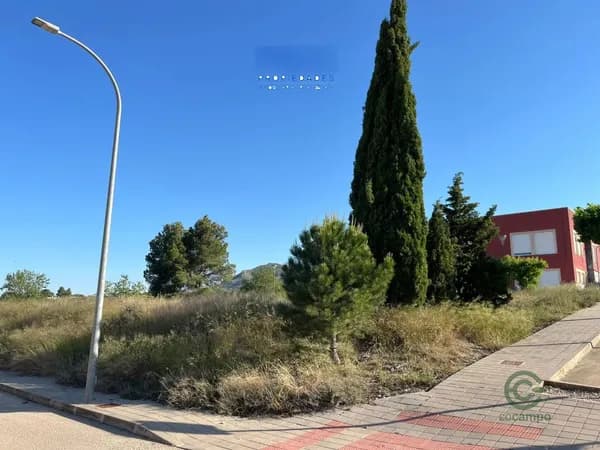 Terreno urbano de 0,0423 ha en venta en Caudete, Albacete