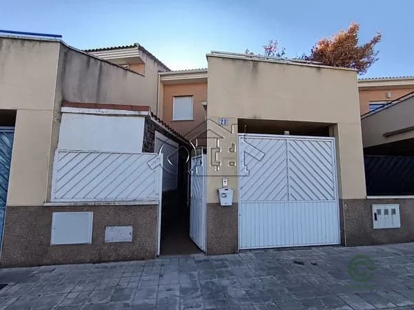 Casa de 0,0159 ha en venta en Carrion de calatrava, Ciudad real