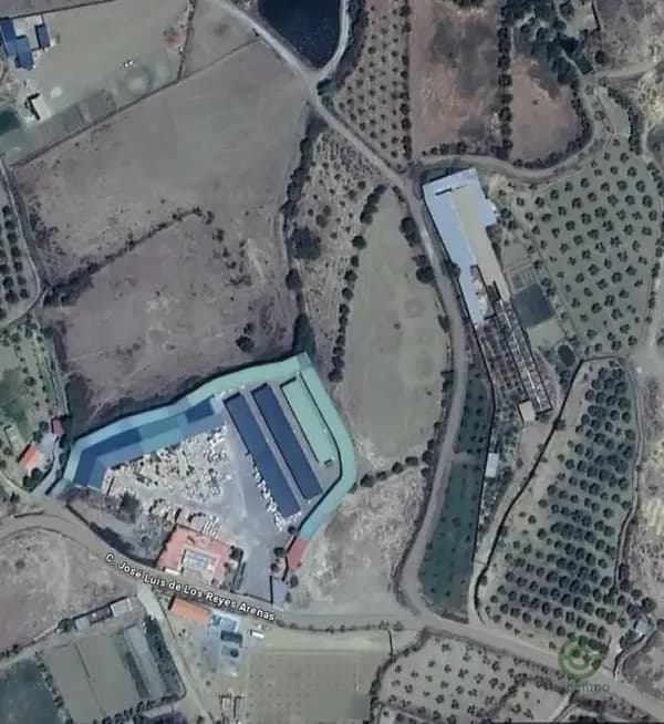 Finca agrícola de 0,98 ha en venta en Granada