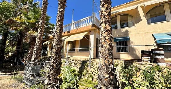 Casa de 0,03 ha en venta en La nucia, Alicante