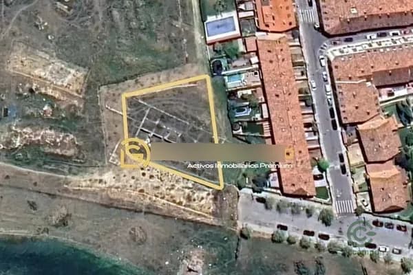 Terreno urbano de 0,15 ha en venta en Madrid