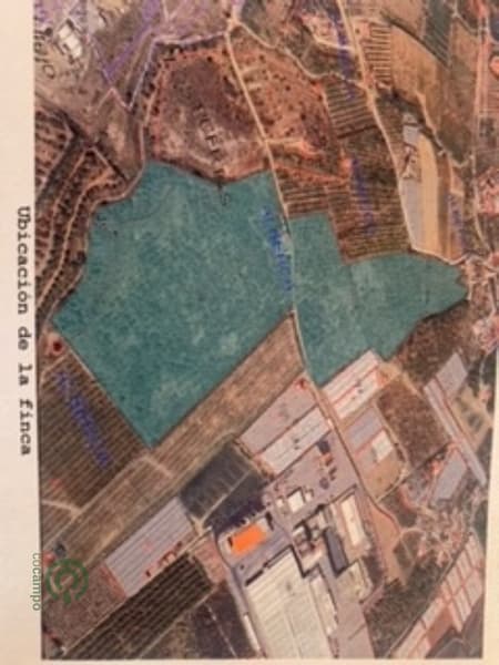 Finca agrícola de 7,9 ha en venta en Málaga