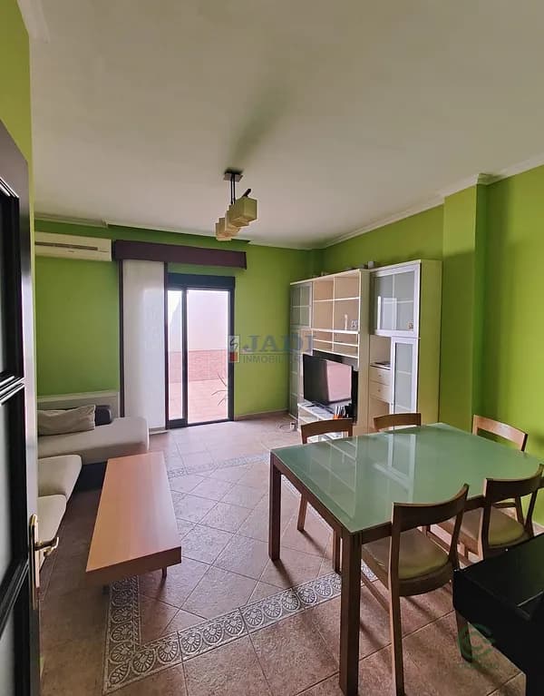Casa de 0,0098 ha en venta en Valdepeñas, Ciudad real