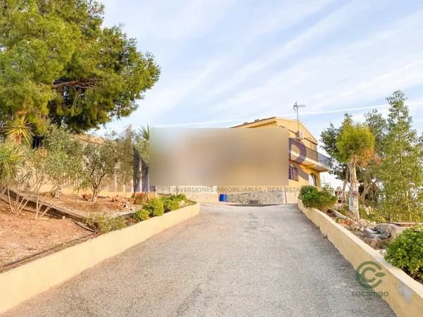 Casa de 0,02 ha en venta en Alicante