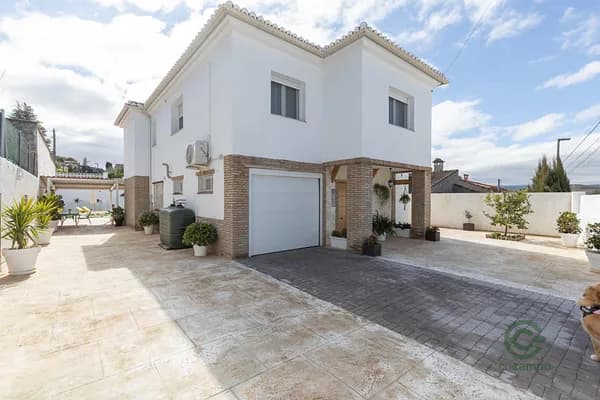 Casa de 0,0546 ha en venta en Otura, Granada