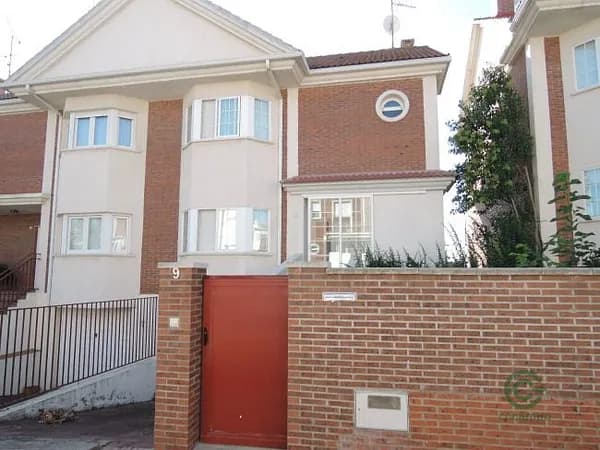 Casa de 0,0296 ha en venta en Cabrerizos, Salamanca