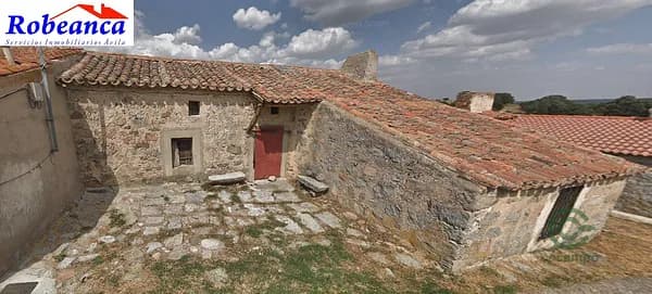 Casa de 0,0176 ha en venta en Tolbanos, Avila
