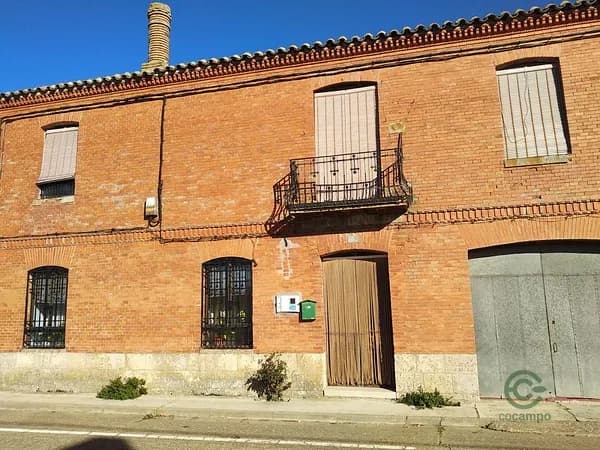 Casa de 0,0327 ha en venta en Perales, Palencia