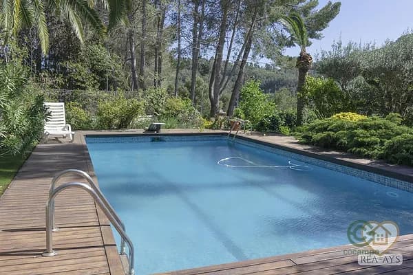 Finca rústica de 0,1282 ha en venta en Vallirana, Barcelona