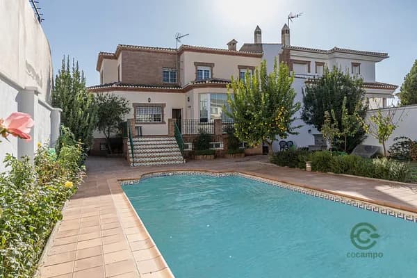 Casa de 0,0564 ha en venta en Santa fe, Granada