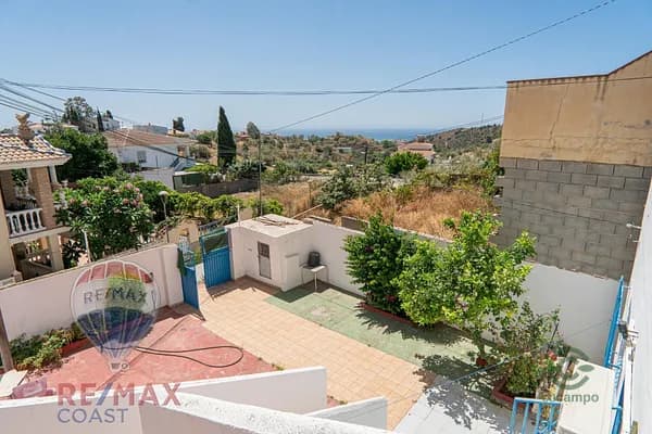 Casa de 0,007 ha en venta en Rincón de la victoria, Malaga