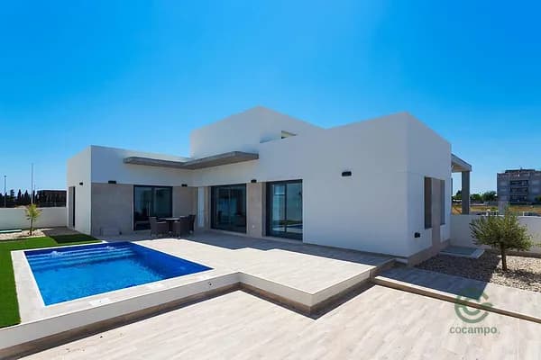 Casa de 0,0242 ha en venta en Daya nueva, Alicante