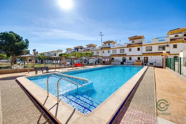 Casa de 0,009 ha en venta en Torrevieja, Alicante
