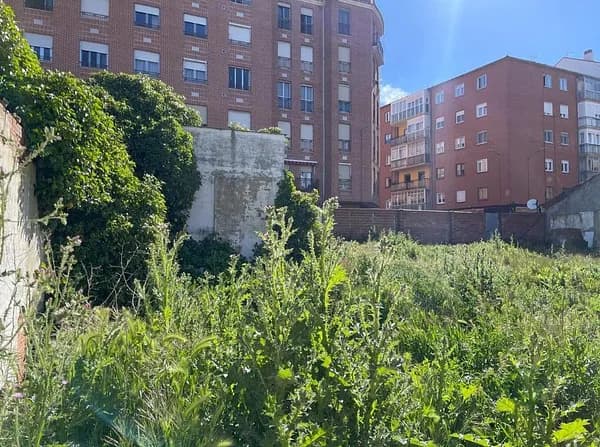 Terreno urbano de 0,008 ha en venta en Palencia, Palencia