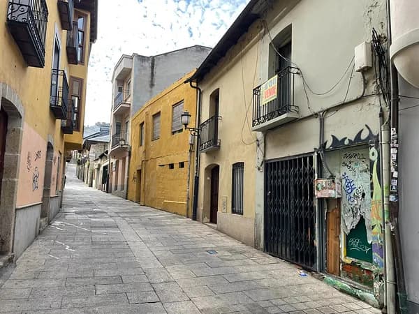 Casa de 0,0118 ha en venta en Ponferrada, Leon