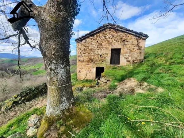 Finca de recreo de 2,4872 ha en venta en Selaya, Cantabria