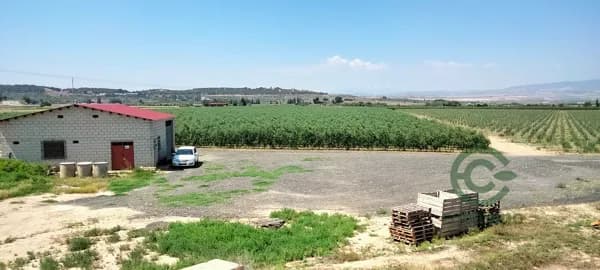 Finca agrícola de 84 ha en venta en Navarra