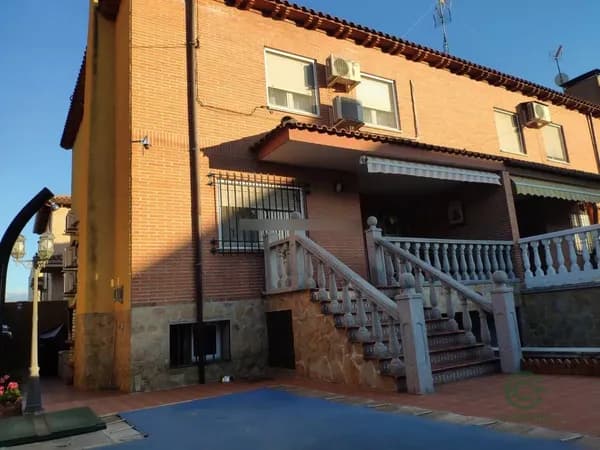 Casa de 0,025 ha en venta en Talavera de la reina, Toledo