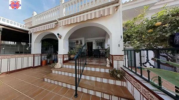 Casa de 0,01 ha per a venda a Granada