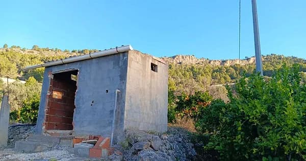Finca rústica de 0,25 ha en venta en Bolulla, Alicante