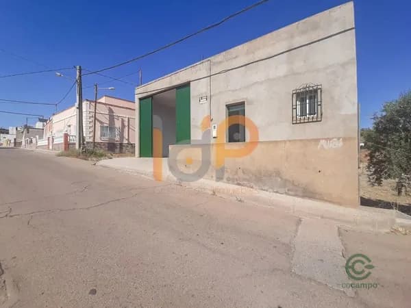 Nave industrial de 0,0242 ha en venta en Tabernas, Almeria