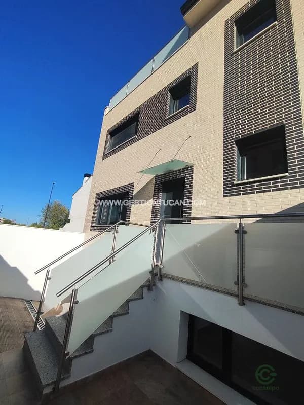 Casa de 0,0368 ha en venta en Talavera de la reina, Toledo