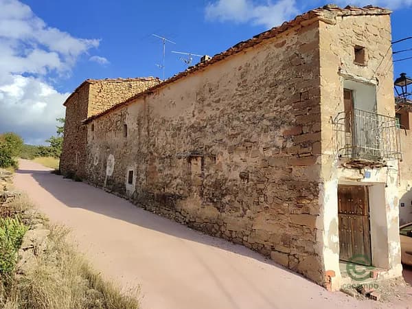 Finca de recreo de 0,018 ha en venta en Alpuente, Valencia