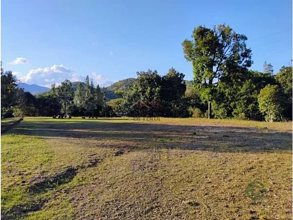 Terreno urbano de 0,85 ha en venta en Antioquia