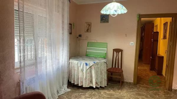 Casa de 0,0322 ha en venta en Madrigueras, Albacete