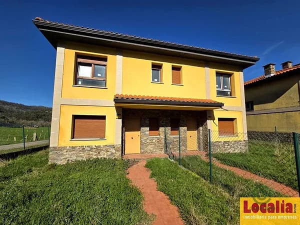 Casa de 0,1834 ha en venta en Ruesga, Palencia