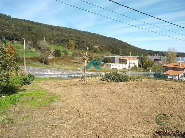 Terreno urbano de 0,08 ha en venta en Barcena de cicero, Cantabria