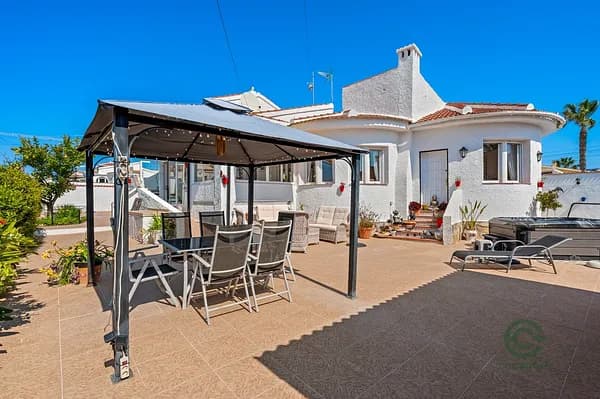 Casa de 0,05 ha en venta en Rojales, Alicante